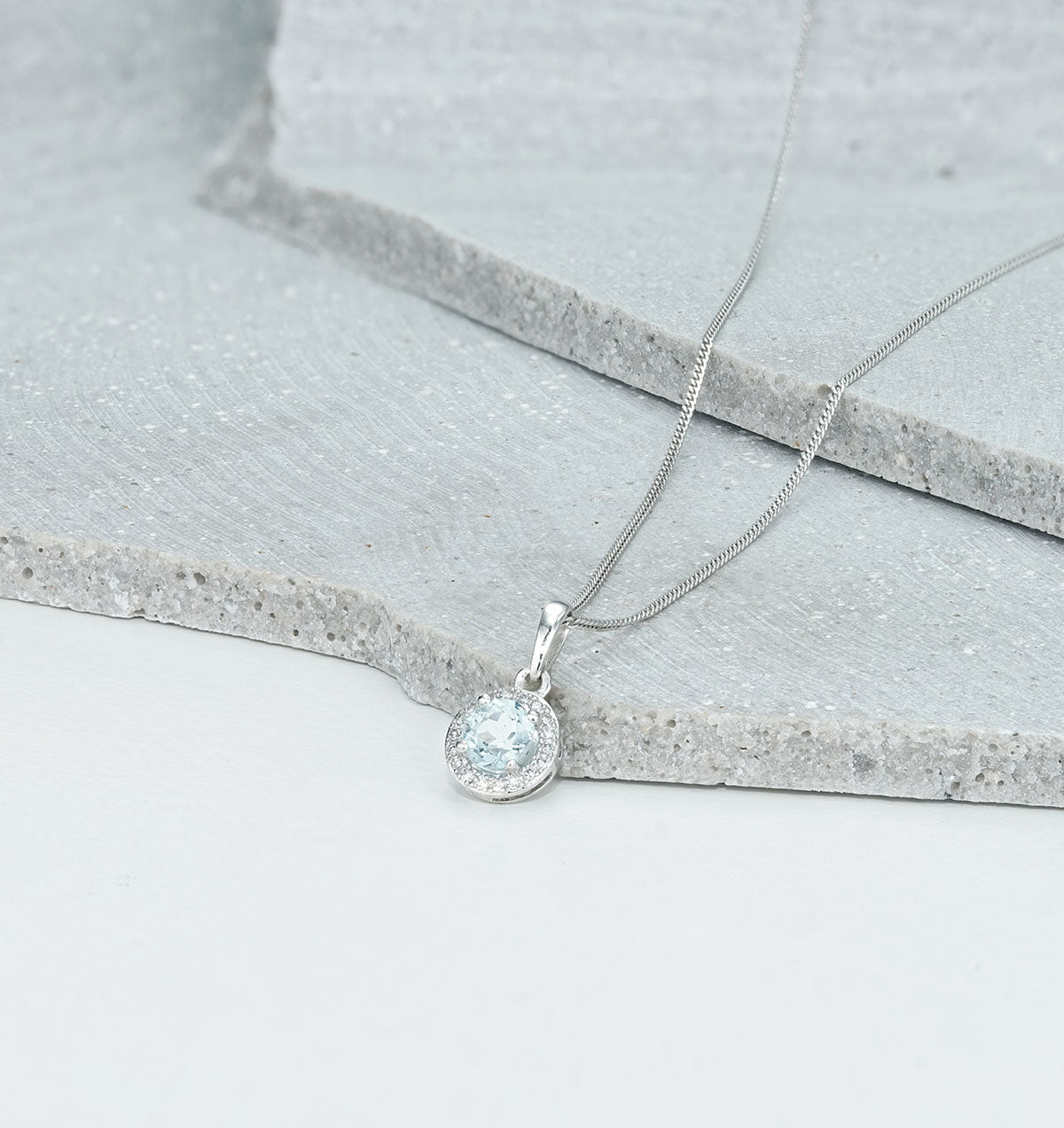 0.38ct Aquamarine and Diamond Stellato Necklace in 9K White Gold